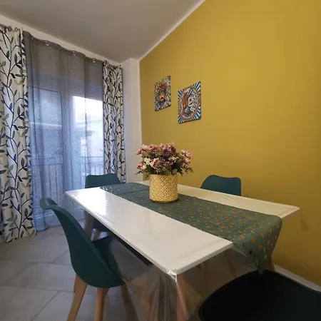 La Casa Sotto Il Castello Apartamento Caccamo